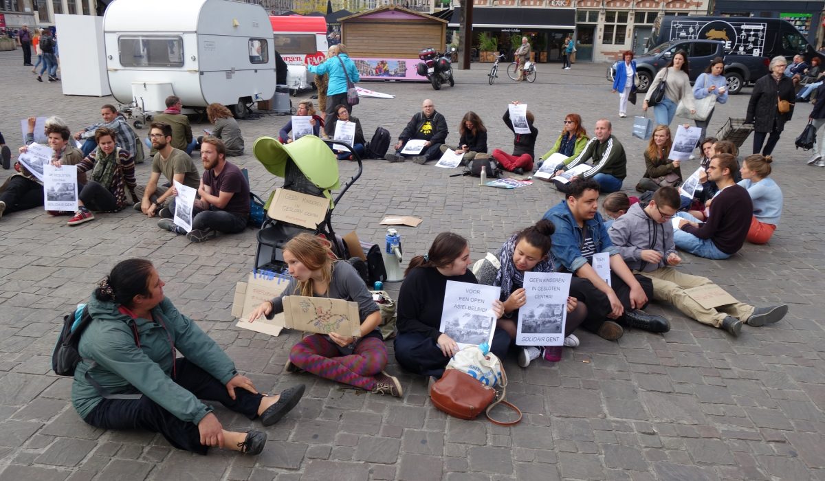 ACTIE - sit-in Gent (1)